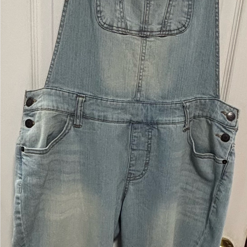 Denim Distressed Overalls with Front Pocket and Adjustable Straps Size Medium